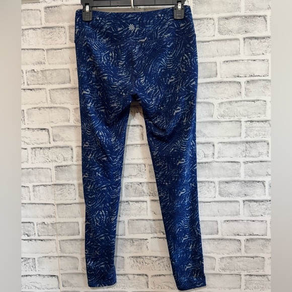 Athleta Aurora blue & gray patterned athletic leggings ankle length~Small - Picture 3 of 5